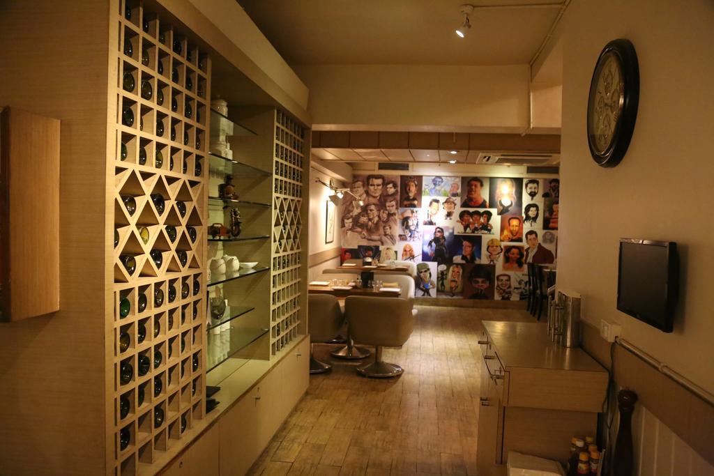 Hotel President เดห์ราดุน ภายนอก รูปภาพ